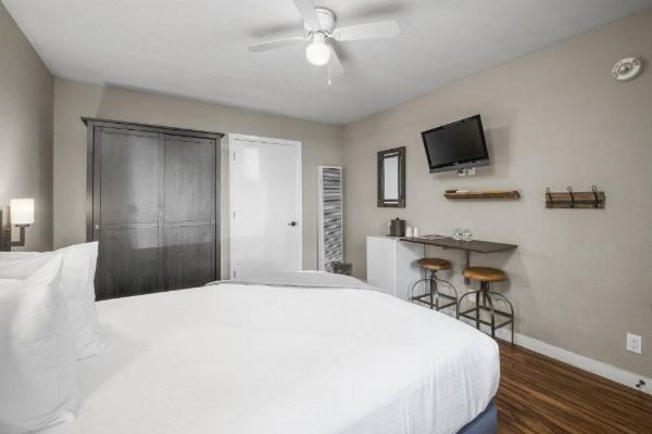 Resthaven Tahoe image 15