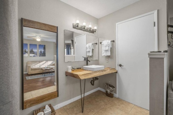 Resthaven Tahoe image 17