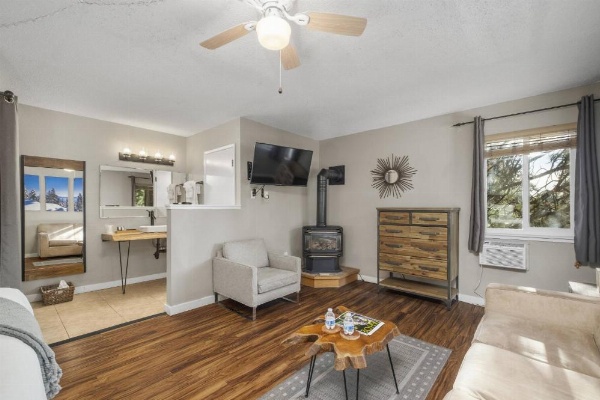 Resthaven Tahoe image 19